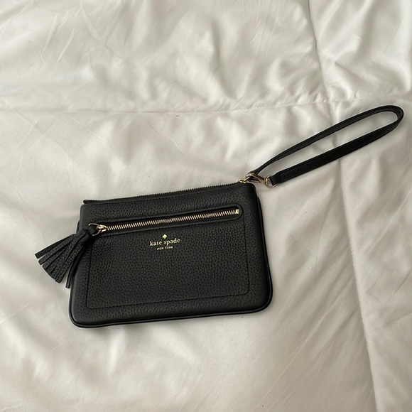 kate spade Handbags - Kate Spade Leather Wristlet